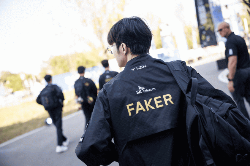 Faker tại CKTG 2025 với phong thái điềm tĩnh