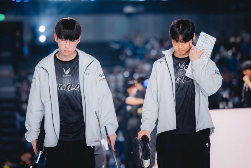 Cộng đồng Hàn Quốc bàn luận về chiến thuật