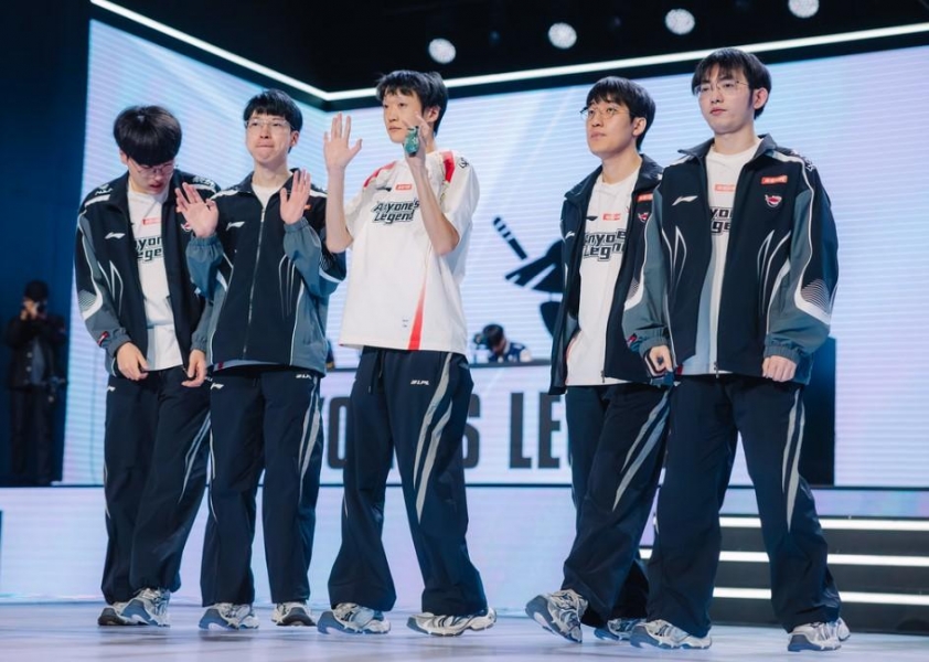 LCK thống trị bảng xếp hạng