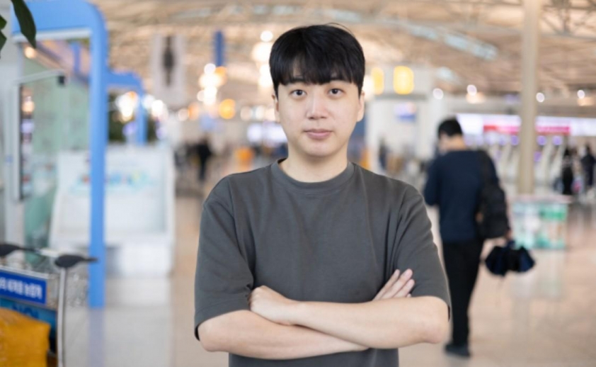 HLV Score cùng đội KT Rolster chuẩn bị cho CKTG